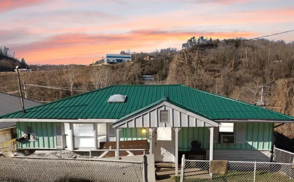 148 Combs, Hazard, KY 41701 - Image #1