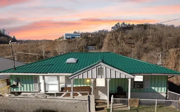 148 Combs, Hazard, KY 41701