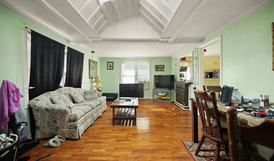 148 Combs, Hazard, KY 41701 - Image #2