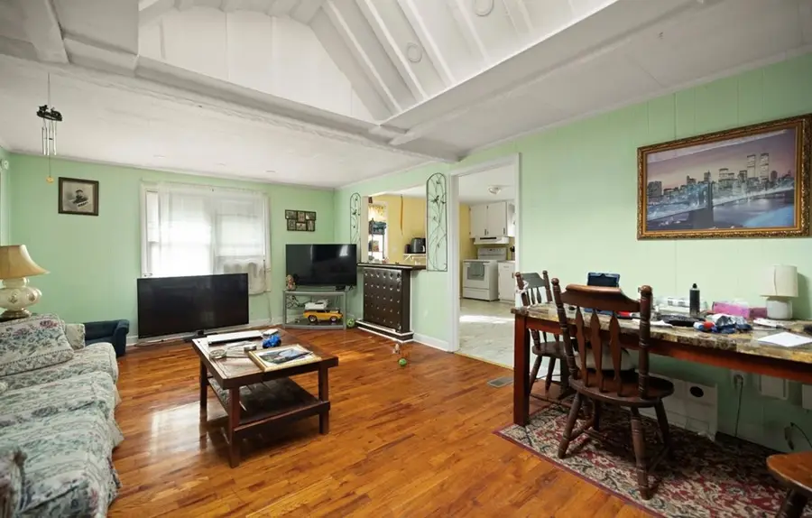 148 Combs, Hazard, KY 41701 - Image #3