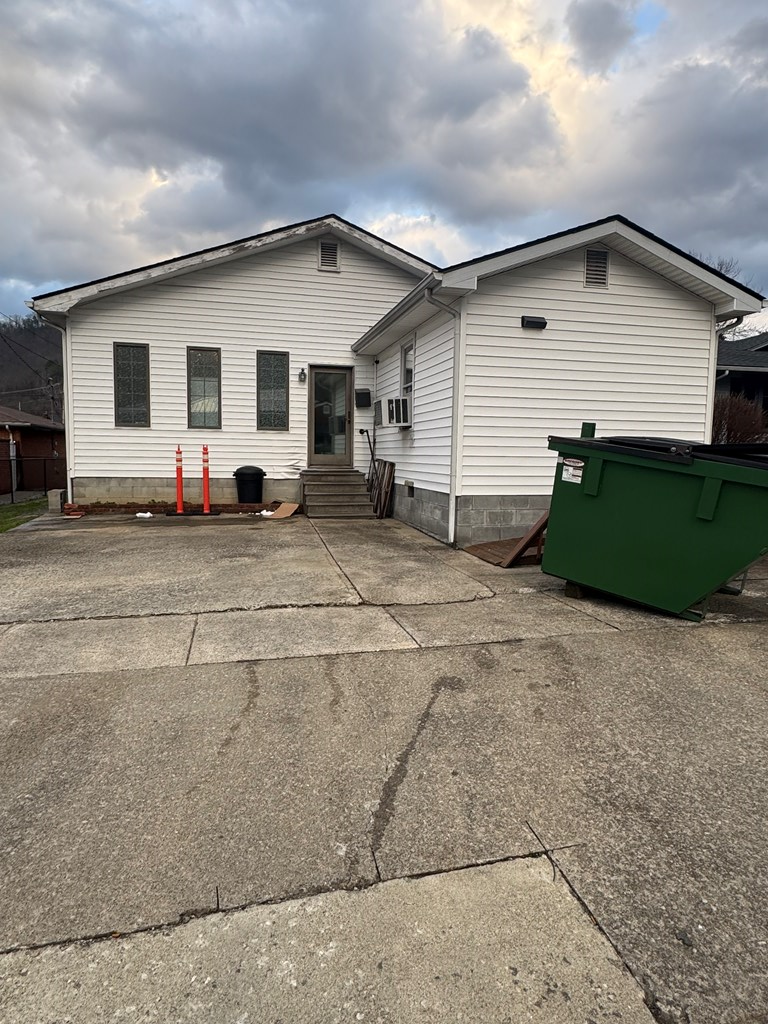 328 South Lake Drive, Prestonsburg, KY 41653 - Image #2