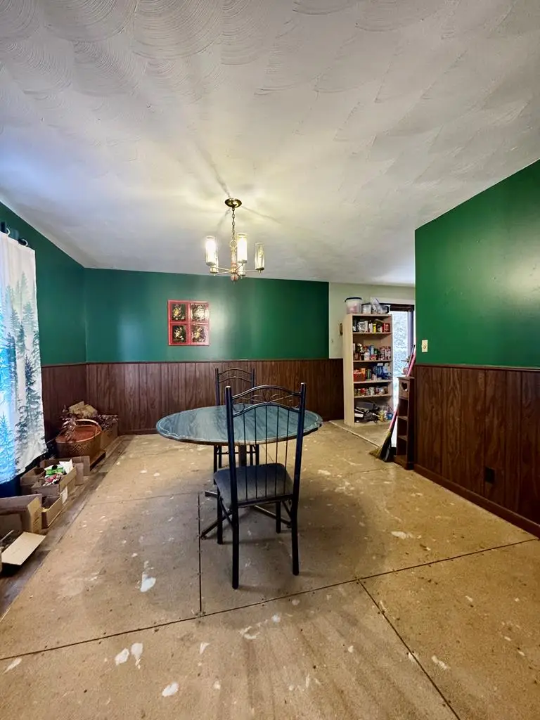 504 Lincoln Ave, Paintsville, KY 41240 - #3