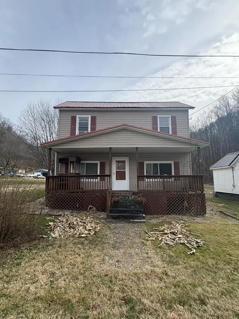 36 Broad St, Van Lear, KY 41265 - Image #1