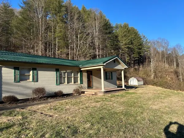 322 Haus Branch, Banner, KY 41603