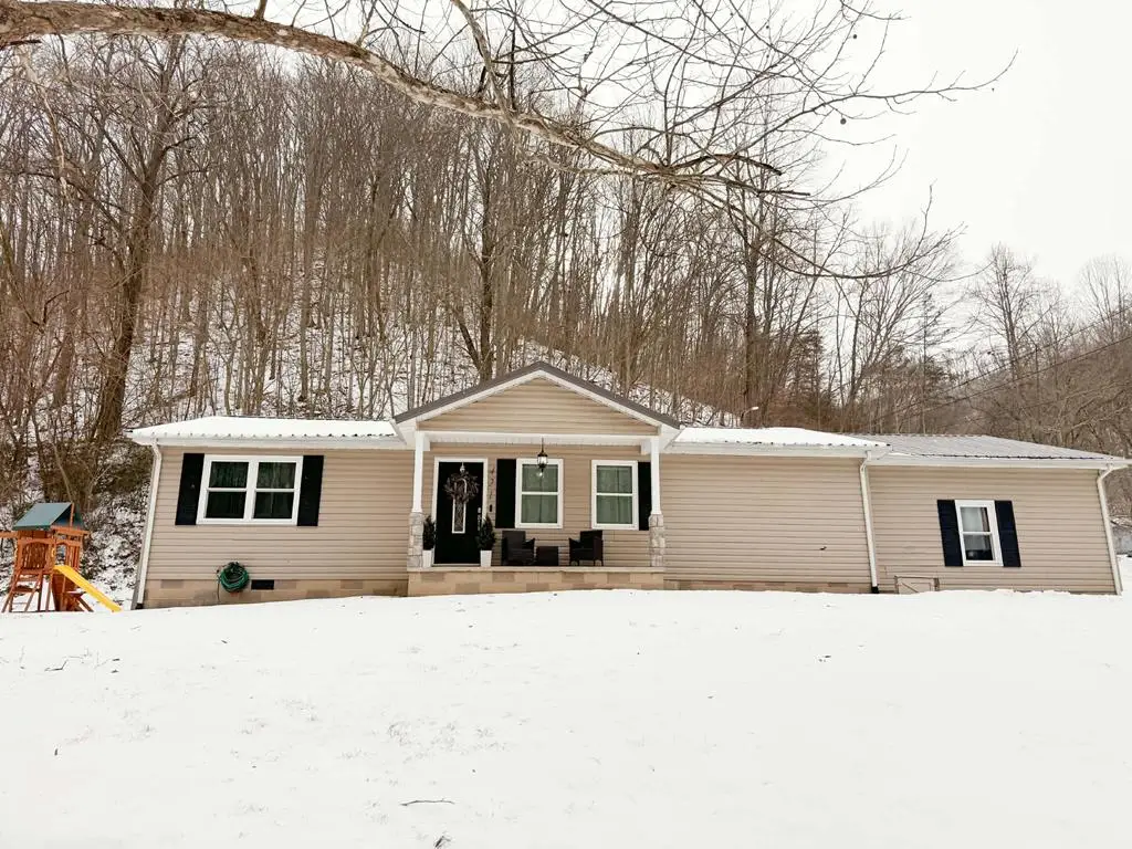 421 Sally Stephens Branch, Prestonsburg, KY 41653 - Image #1