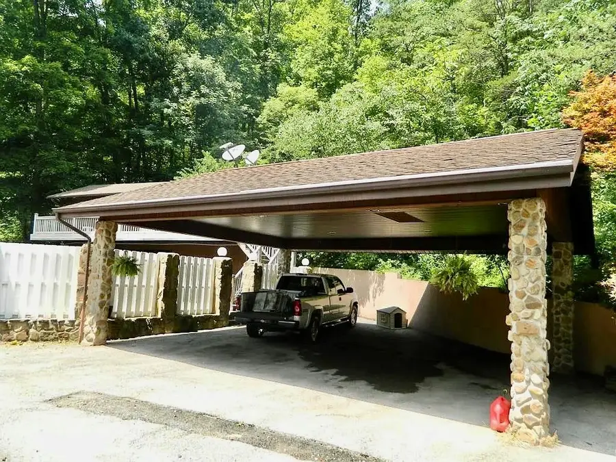 347 Branham Hts, Pikeville, KY 41501 - #3