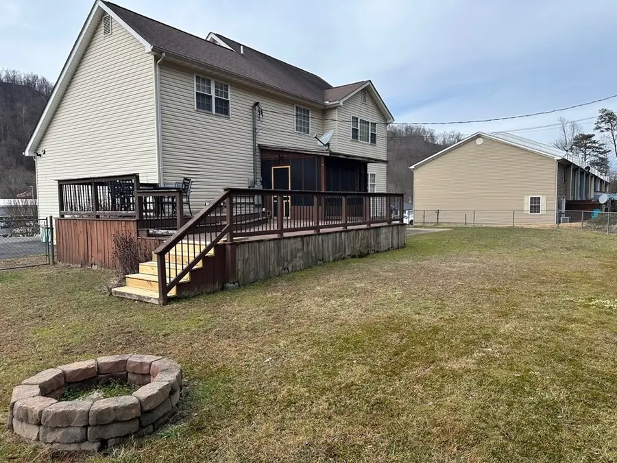 490 Ponderosa Drive, Paintsville, KY 41240 - #2