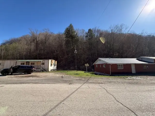 1965 Montgomery Creek Rd, Vicco, KY 41773 - #2