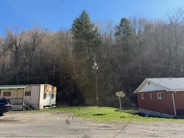 1965 Montgomery Creek Rd, Vicco, KY 41773 - #3