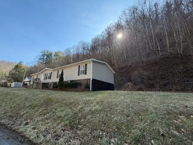 606 Harolds Branch, Pikeville, KY 41502 - #3