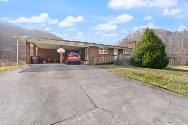 22 Triple Lane, Topmost, KY 41862