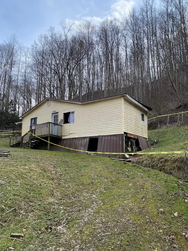 711 Frog Pond Road, Inez, KY 41224