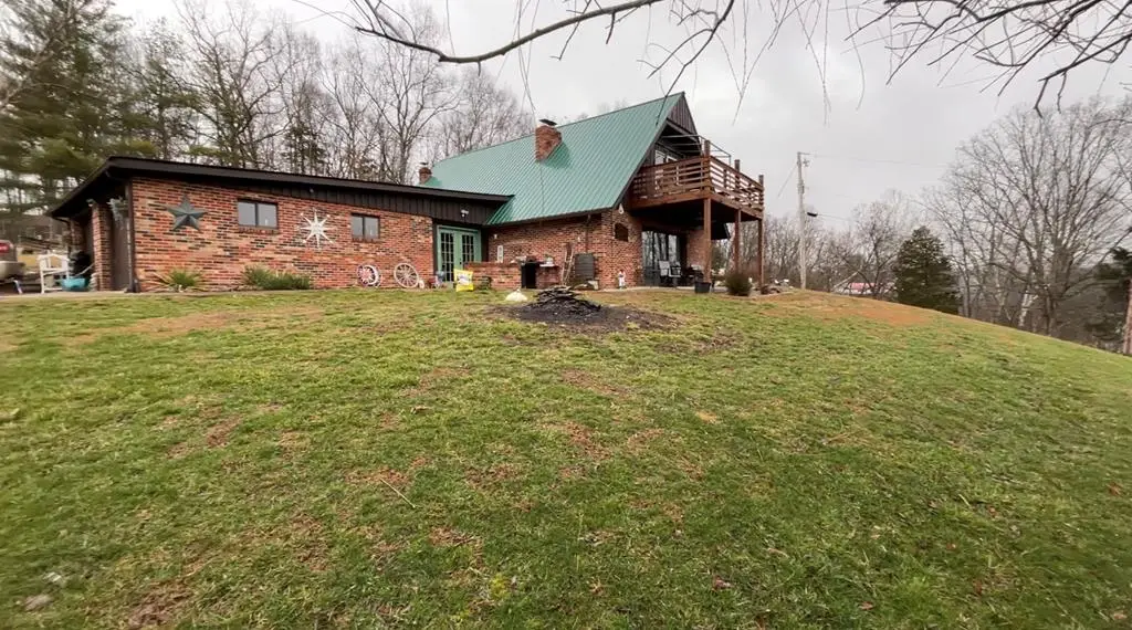 376 Rolling Hill Rd, Louisa, KY 41230 - #1