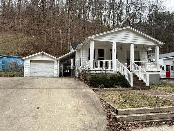 520 Town Mountain Road, Pikeville, KY 41501