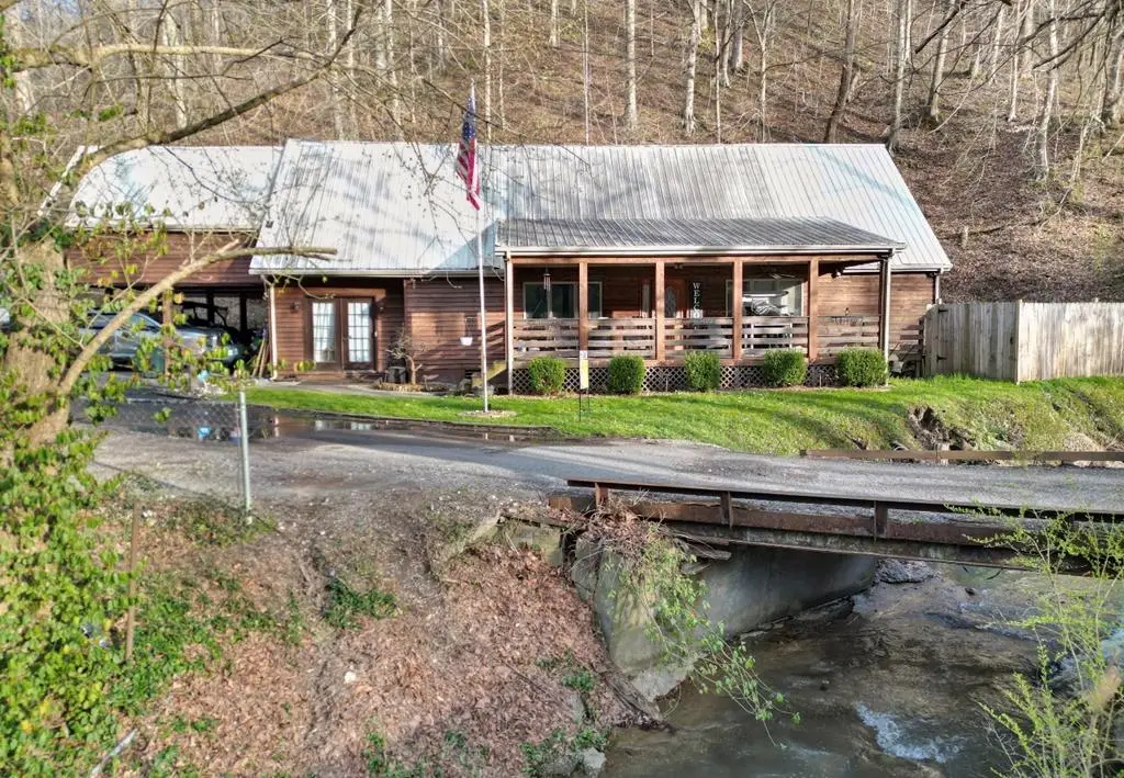 9 Campbell Ln, Pikeville, KY 41501 - #1