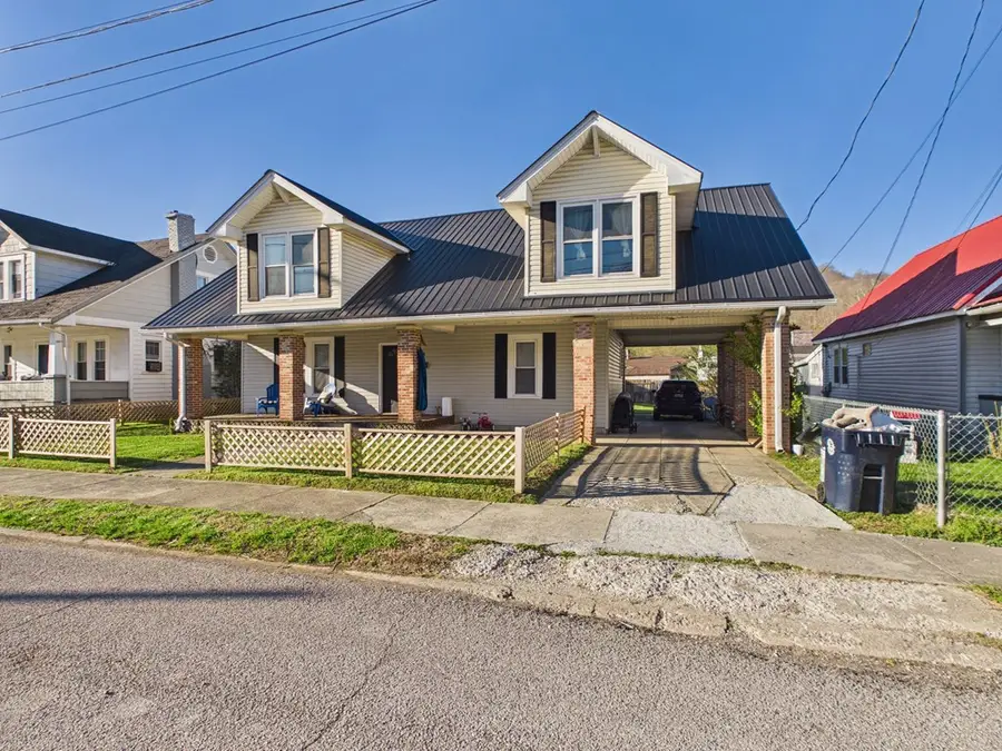 509 Washington Ave, Paintsville, KY 41240 - #2