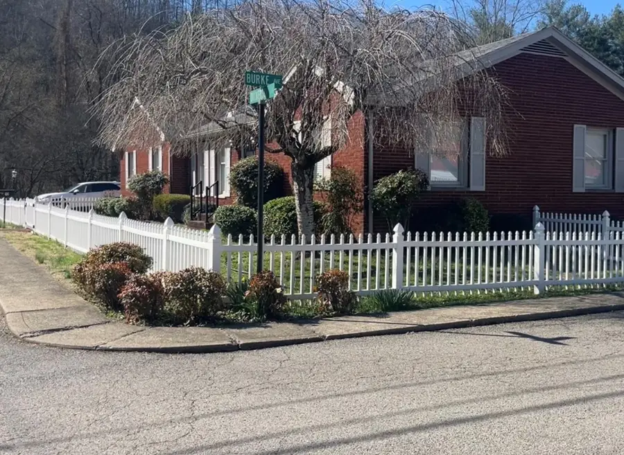 10 Dickerson Street, Prestonsburg, KY 41653 - #3