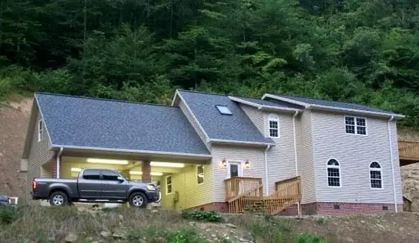 172 Meade Heights, Pikeville, KY 41501