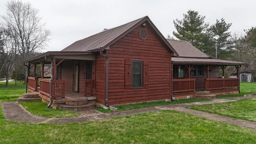 111 Ivy Lane, Louisa, KY 41230 - #2