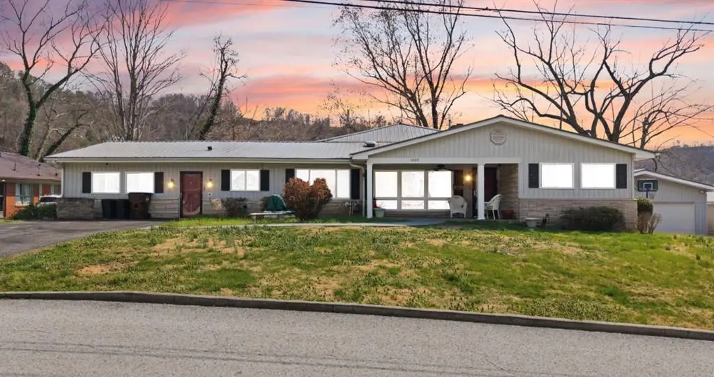 1000 Ky Blvd, Hazard, KY 41701 - #1