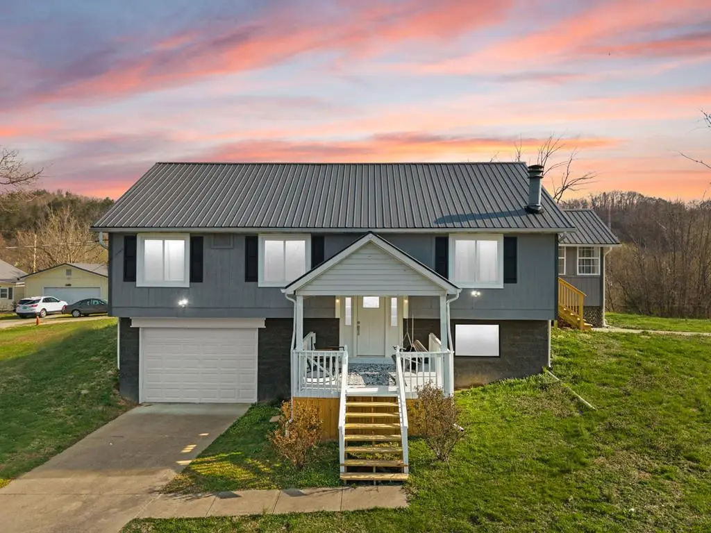 29 S Dawkins Ave, West Van Lear, KY 41268 - #1