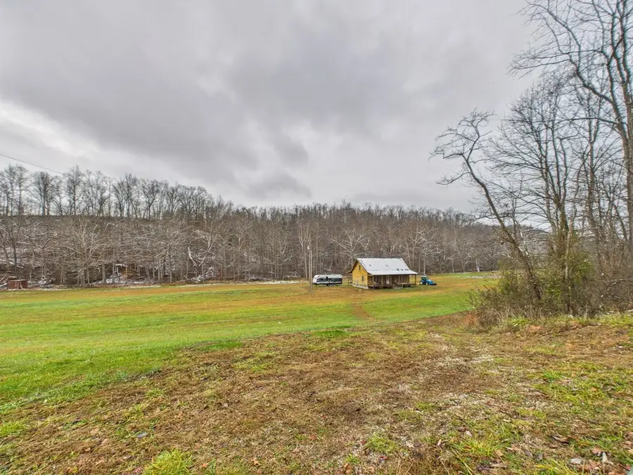 3399 Ky Rt 1092, Flatgap, KY 41219 - #3