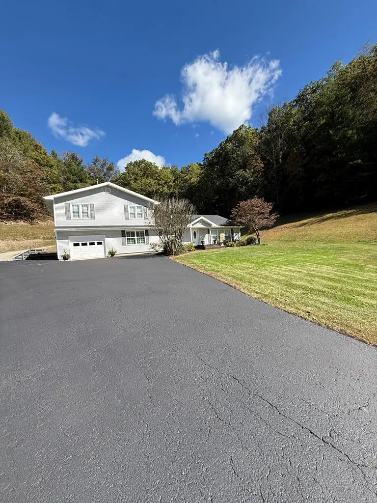 366 Little Mudlick, Staffordsville, KY 41256 - #2