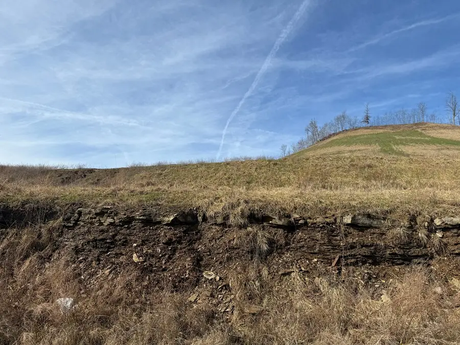 2285 Ky. Rt. 3387, Stambaugh, KY 41257 - #3