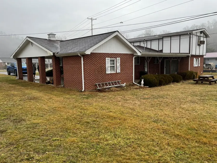 103 Mendota Village Road, Hagerhill, KY 41222 - #3