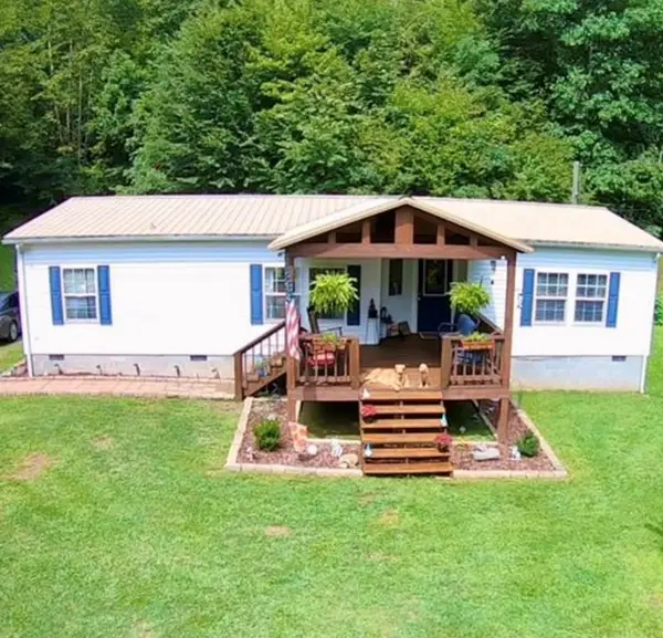 127 Cavins Branch, Sitka, KY 41255