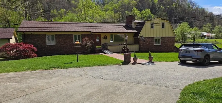 142 Ky Rt. 194, Prestonsburg, KY 41653 - #2