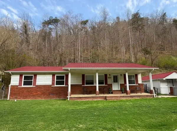 1025 Greasy Creek Road, Shelbiana, KY 41562