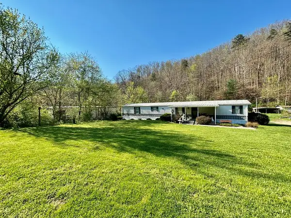74 Castle Fork, Lowmansville, KY 41232