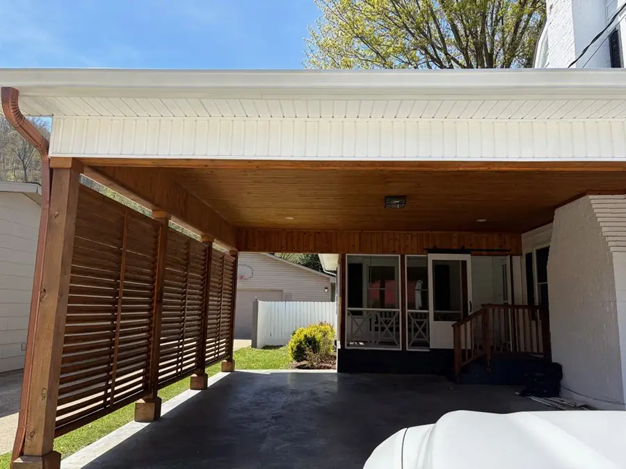 328 S. Arnold Ave., Prestonsburg, KY 41653 - #2