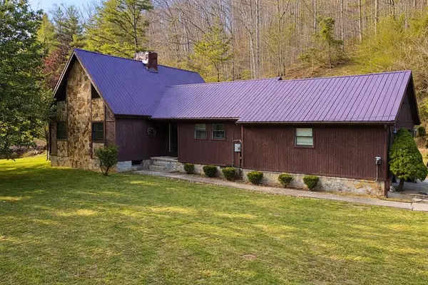 267 Golf Course Road, Wheelwright, KY 41669