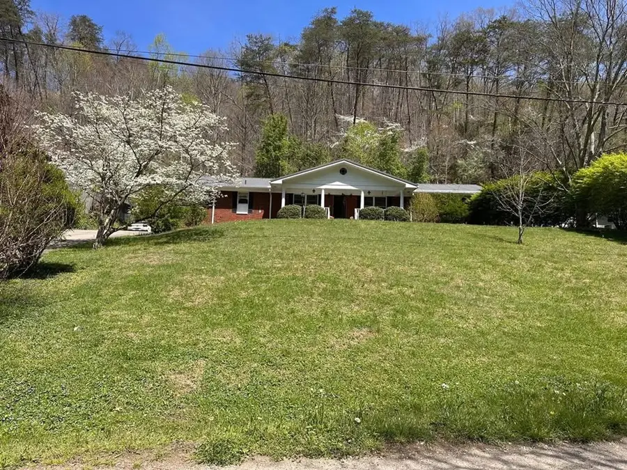 191 Armory Road, Prestonsburg, KY 41653 - #2