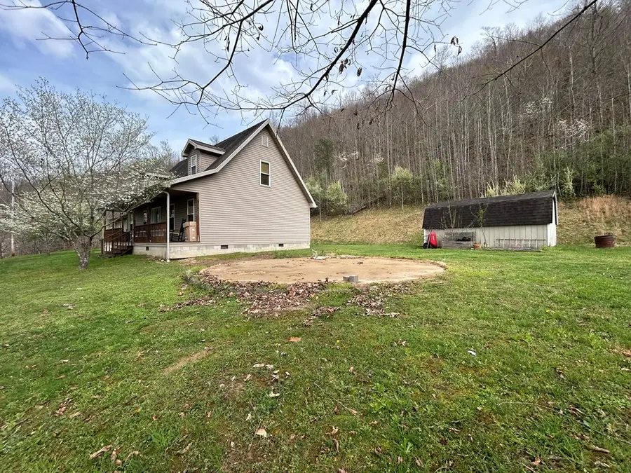 861 Tackett Branch, Hagerhill, KY 41222 - #3