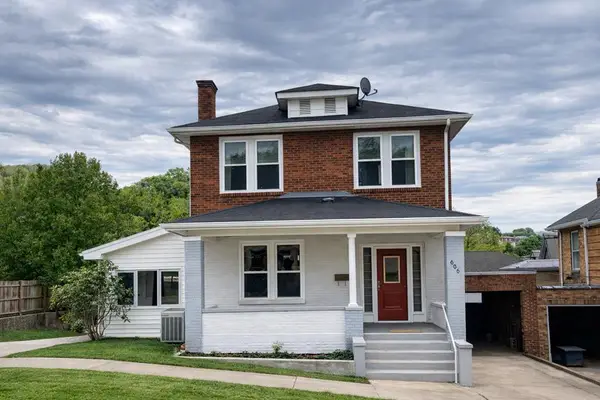 606 Dickenson, Williamson, WV 25661