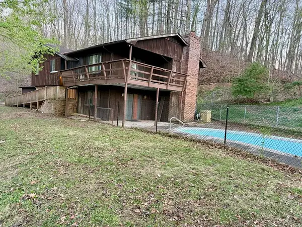 220 Panther Blvd, Hager Hill, KY 41222