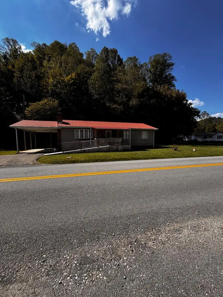 2474 Ky Rt 825, Hagerhill, KY 41222 - #2