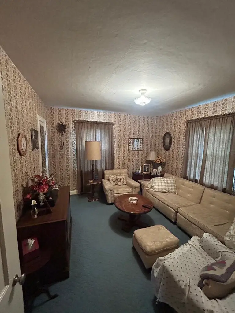 77 5th Street, Whitesburg, KY 41858 - #2