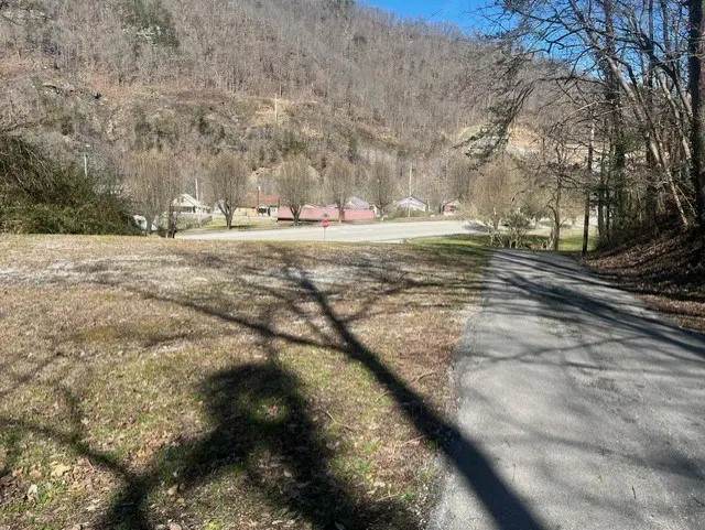 120 6th Street, Elkhorn City, KY 41522 - #3