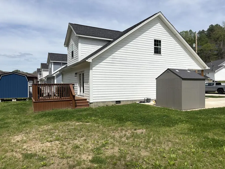 27 Wetzel Dr, Paintsville, KY 41240 - #3