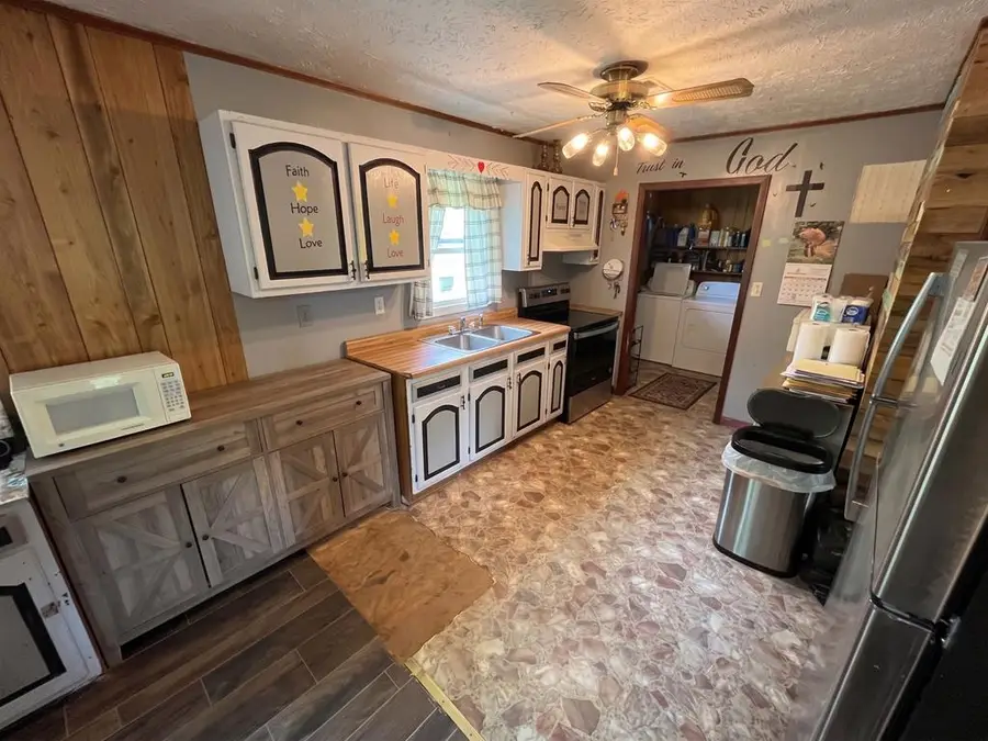 105 Dry Hill, Jenkins, KY 41537 - #3