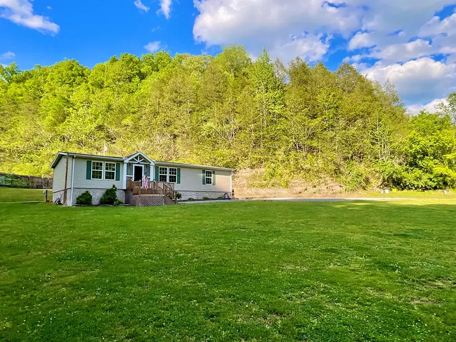 2179 Cowpen Rd, Pikeville, KY 41501 - #2