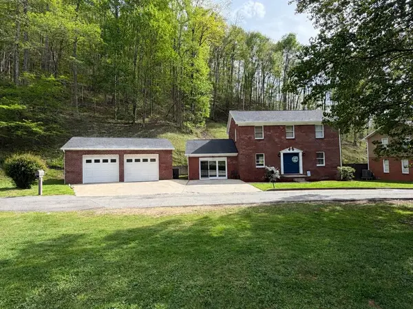 1010 Mays Branch, Prestonsburg, KY 41653