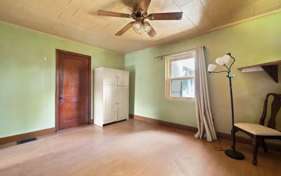 164 Laurel St, Hazard, KY 41701 - #3
