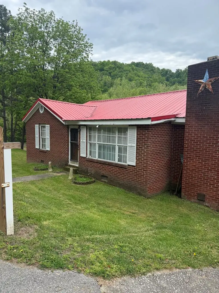 934 N Wolf Creek, Pilgrim, KY 41250 - #2