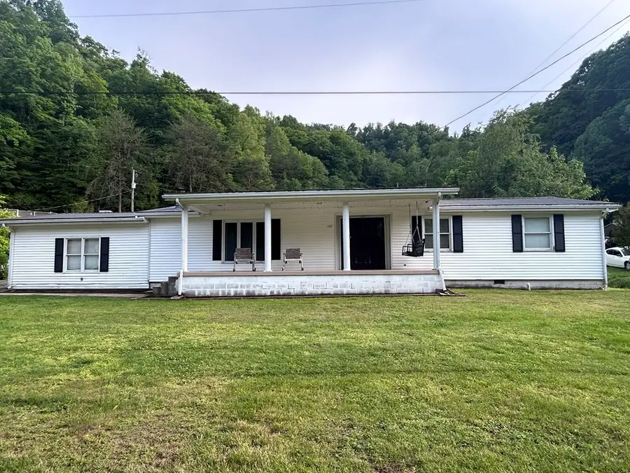 107 Big Sandy Shrine Rd, Hagerhill, KY 41222 - #2