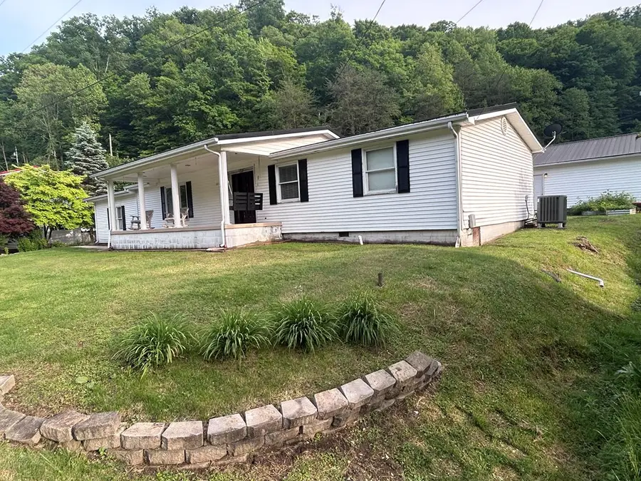 107 Big Sandy Shrine Rd, Hagerhill, KY 41222 - #3